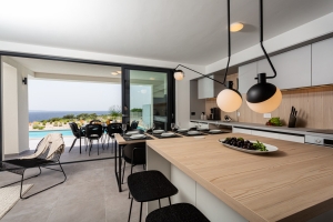 73H8 - Holiday home Black & White: