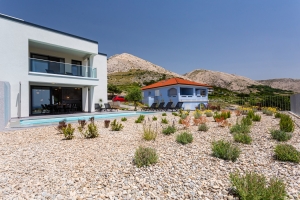 73H8 - Holiday home Black & White: