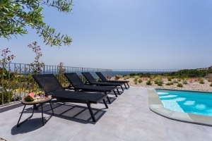 73H8 - Holiday home Black & White: