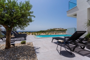 73H8 - Holiday home Black & White: