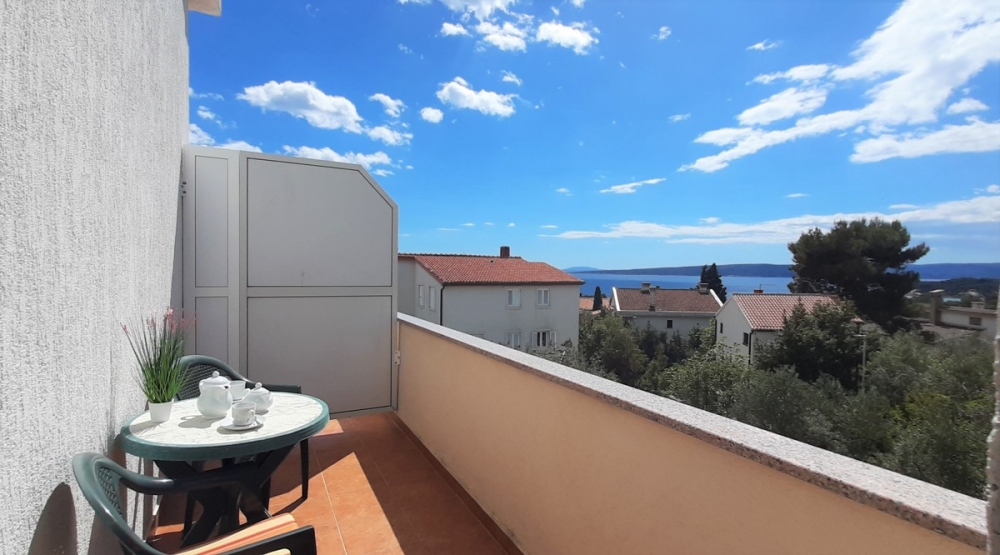 88S2 - Studio Helena