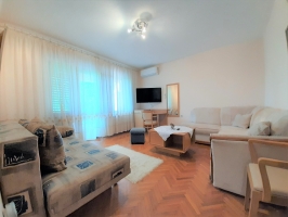 54A4 - Apartment Cherry: