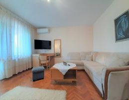 54A4 - Apartment Cherry: