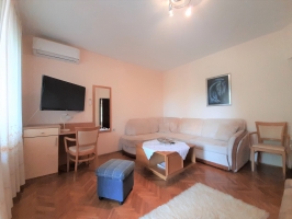 54A4 - Apartment Cherry: