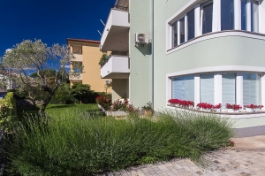 63S2 - Studio Nadan: