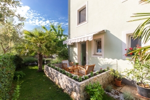 63S2 - Studio Nadan: