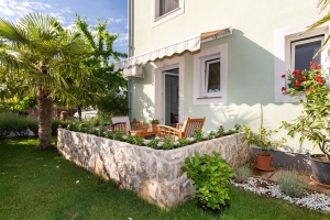 63S2 - Studio Nadan: