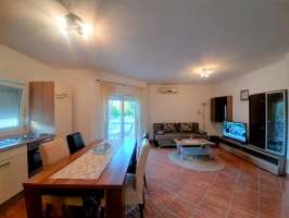 04A2 - Apartment Angela: