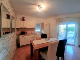 04A2 - Apartment Angela: