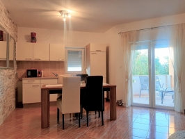 04A2 - Apartment Angela: