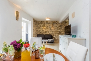 56H4 - Holiday Home Mare: