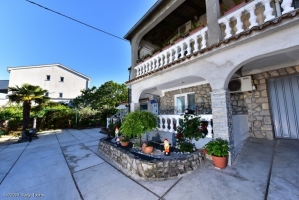 81S2 - Studio Valentina: