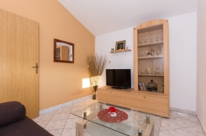 01A5 - Apartment Zana: