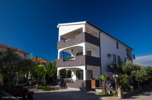 01A5 - Apartment Zana: