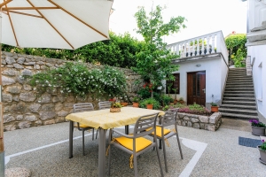 60A4 - Apartment Paradiso: