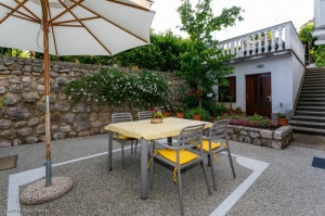 60A4 - Apartment Paradiso: