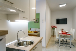 60A4 - Apartment Paradiso: