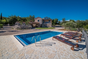 72H6 - Holiday home Jelena: