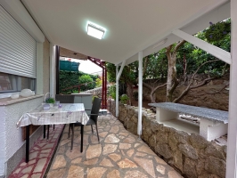 49S2 - Studio Goldie: