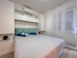 49S2 - Studio Goldie: