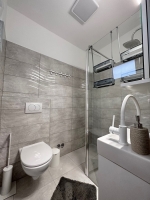 49S2 - Studio Goldie: