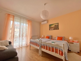 52S3 - Studio Xenia: