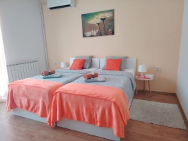 52S3 - Studio Xenia: